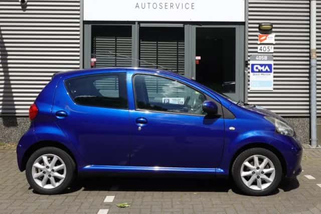 Toyota Aygo (2008) thumbnail 3
