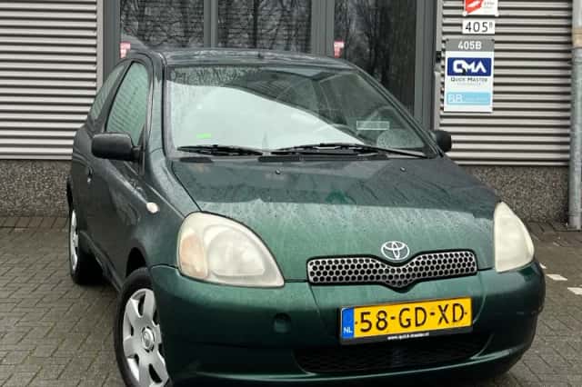 Toyota Yaris (2000) thumbnail 1