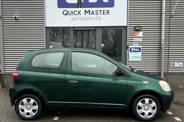 Toyota Yaris (2000) thumbnail 3