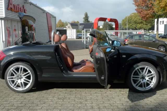 Audi TT (2001) thumbnail 2