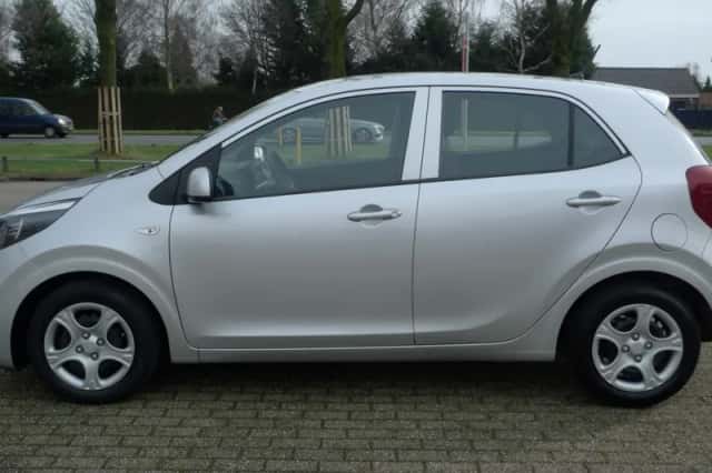 Kia Picanto (2018) thumbnail 4