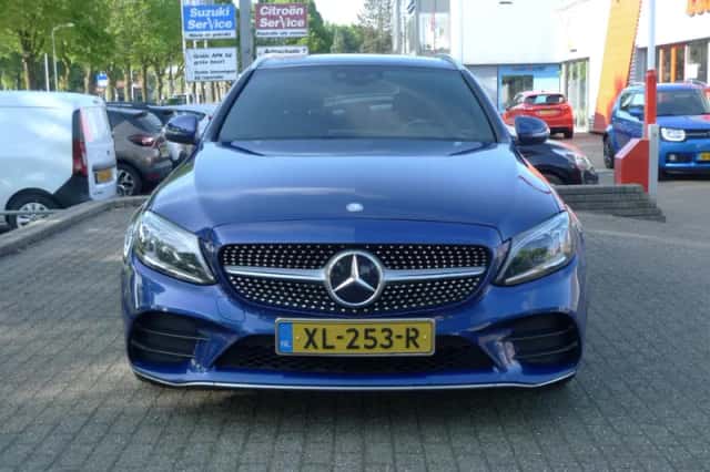 Mercedes-Benz C180 (2019) thumbnail 3