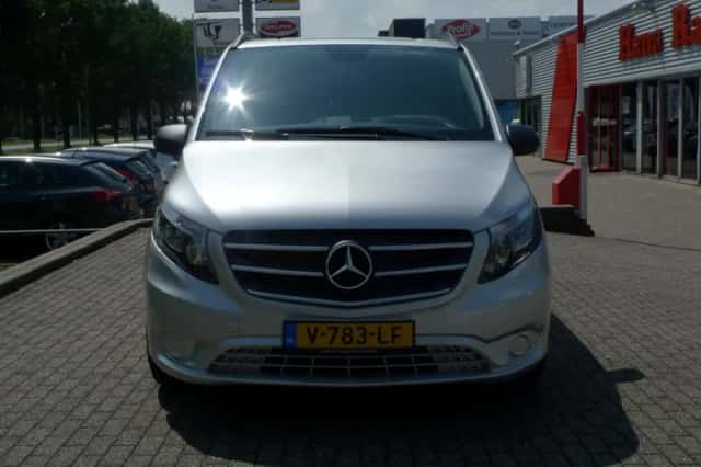 Mercedes-Benz Vito (2018) thumbnail 2