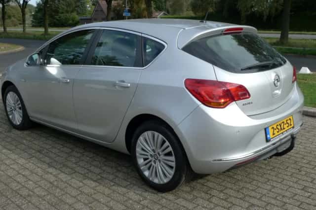 Opel Astra (2013) thumbnail 5