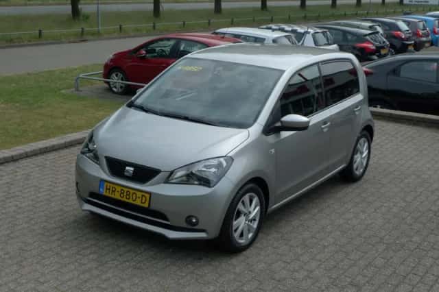 SEAT Mii (2015) thumbnail 3