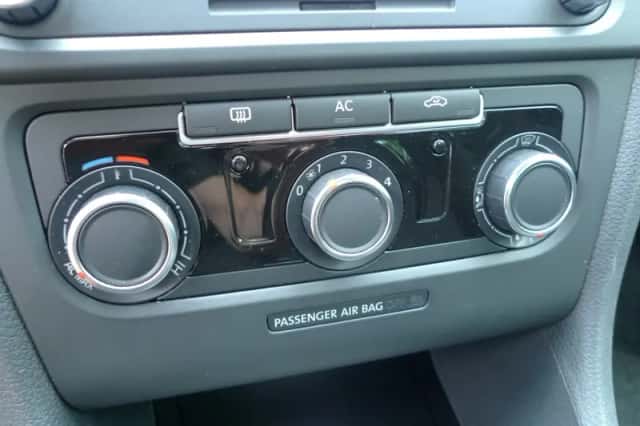 Volkswagen Golf (2012) thumbnail 5