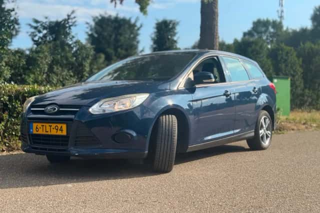 Ford Focus (2014) thumbnail 2