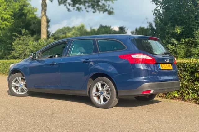 Ford Focus (2014) thumbnail 3