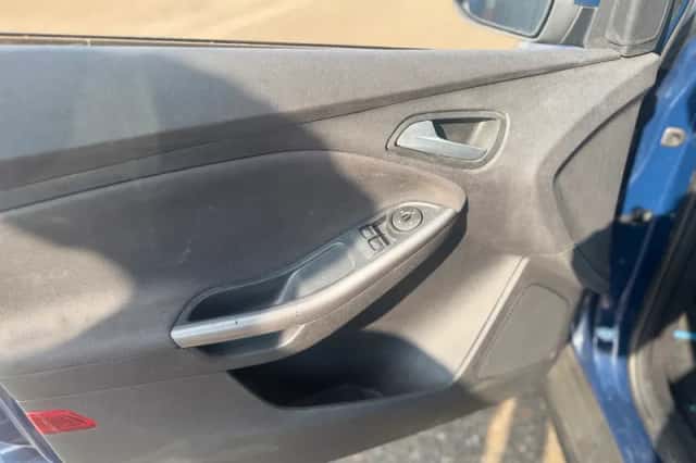 Ford Focus (2014) thumbnail 5