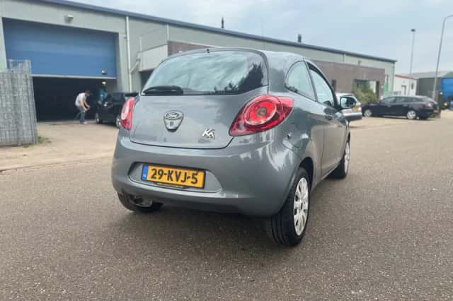 Ford Ka (2010) thumbnail 4