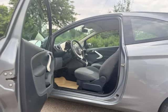 Ford Ka (2010) thumbnail 5