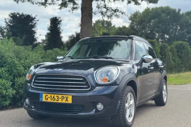 MINI Countryman (2011) thumbnail 2