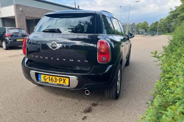 MINI Countryman (2011) thumbnail 4