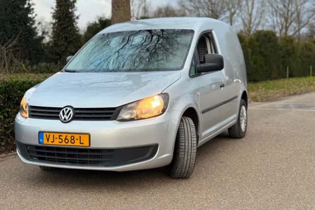 Volkswagen Caddy (2014) thumbnail 2