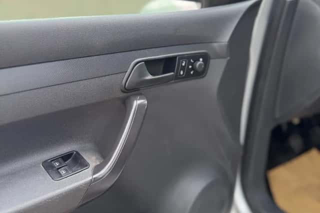 Volkswagen Caddy (2014) thumbnail 6