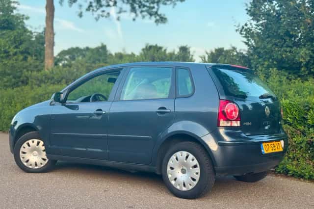 Volkswagen Polo (2005) thumbnail 3