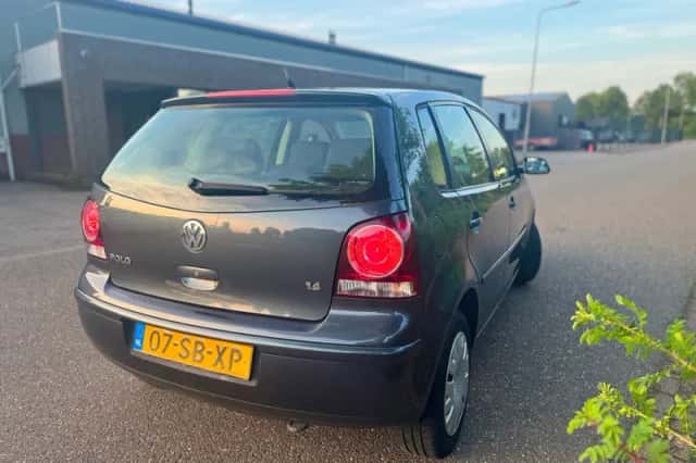 Volkswagen Polo (2005) thumbnail 4