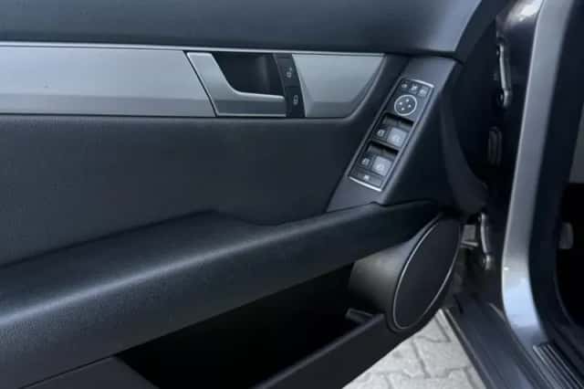 Mercedes-Benz C-Klasse (2012) thumbnail 6
