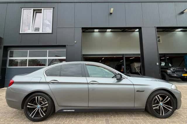 BMW 5-Serie (2012) thumbnail 2