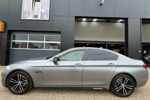 BMW 5-Serie (2012) thumbnail 3