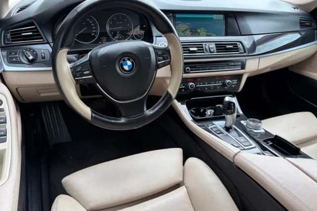 BMW 5-Serie (2012) thumbnail 6