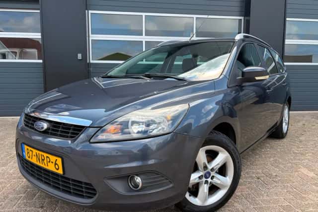 Ford Focus (2010) thumbnail 1