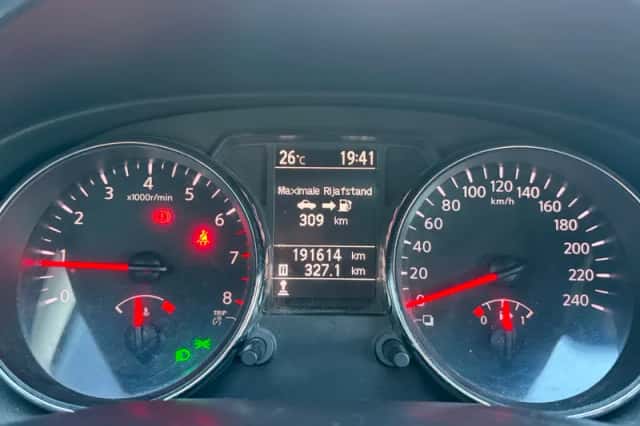 Nissan Qashqai (2011) thumbnail 5
