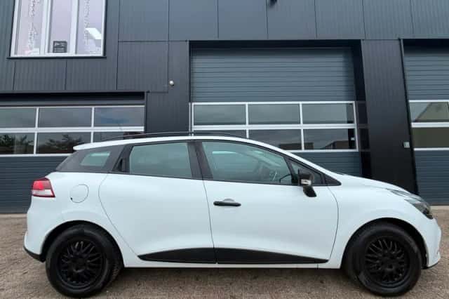Renault Clio (2017) thumbnail 2