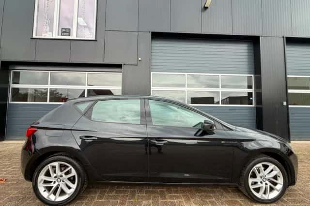 SEAT Leon (2013) thumbnail 2