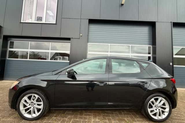 SEAT Leon (2013) thumbnail 3