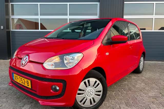 Volkswagen Up! (2015) thumbnail 1