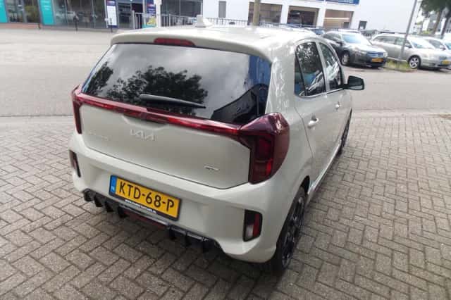 Kia Picanto (2025) thumbnail 2
