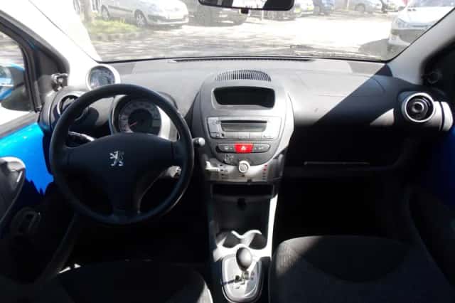 Peugeot 107 (2010) thumbnail 2