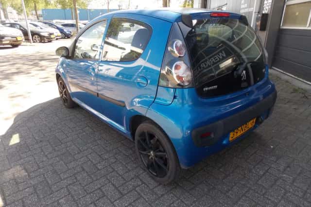 Peugeot 107 (2010) thumbnail 6
