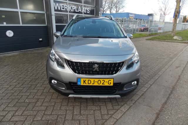 Peugeot 2008 (2019) thumbnail 3