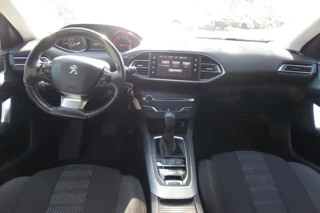 Peugeot 308 (2016) thumbnail 3
