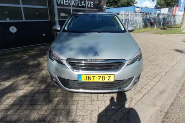 Peugeot 308 (2016) thumbnail 5