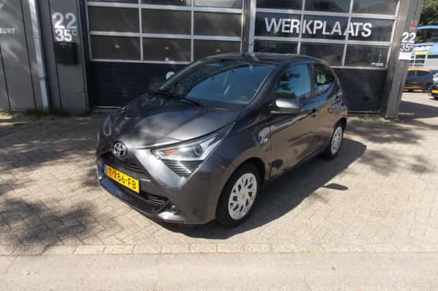 Toyota Aygo (2022) thumbnail 4