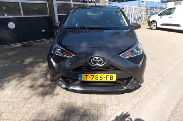 Toyota Aygo (2022) thumbnail 5