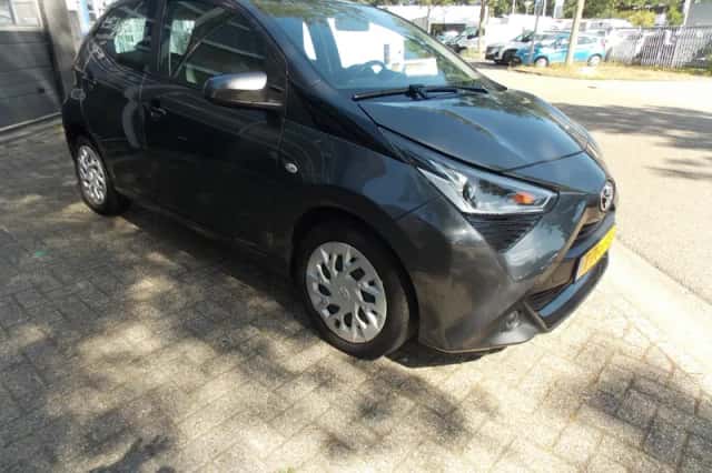 Toyota Aygo (2022) thumbnail 6