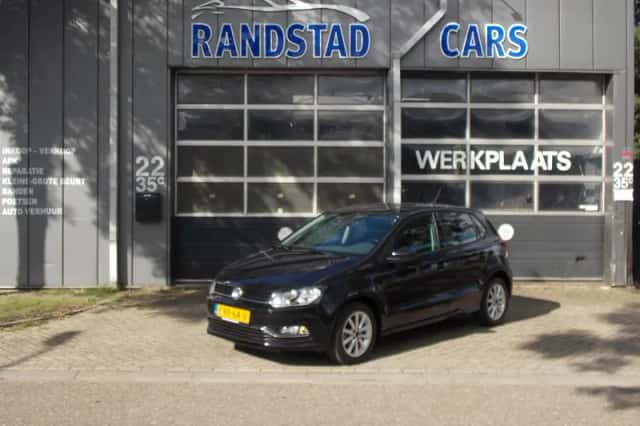 Volkswagen Polo (2015) thumbnail 1