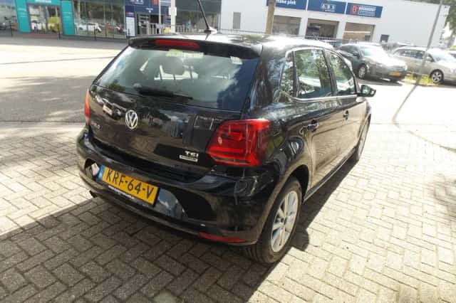 Volkswagen Polo (2015) thumbnail 2