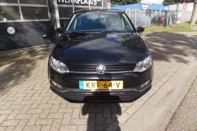 Volkswagen Polo (2015) thumbnail 5
