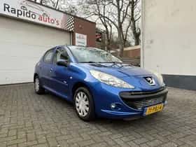 Peugeot 206+ (2011) thumbnail 8