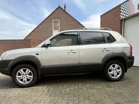 Hyundai Tucson (2007) thumbnail 3