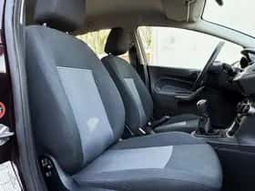 Ford Fiesta (2010) thumbnail 11