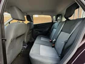 Ford Fiesta (2010) thumbnail 12