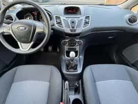 Ford Fiesta (2010) thumbnail 13