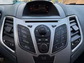 Ford Fiesta (2010) thumbnail 14
