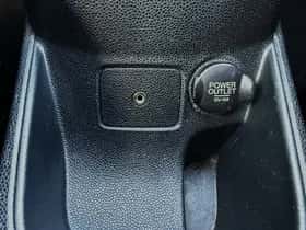 Ford Fiesta (2010) thumbnail 19